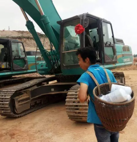 他們，用小小背簍背出山河大情懷
