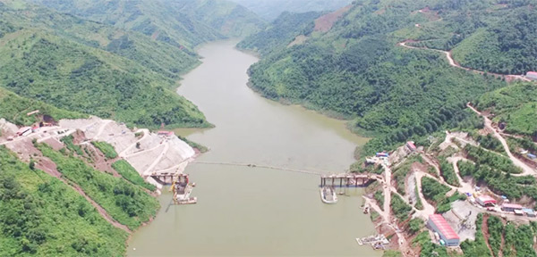 參與一帶一路重大項目 山河智能旋挖鉆揚(yáng)名阿墨江特大橋
