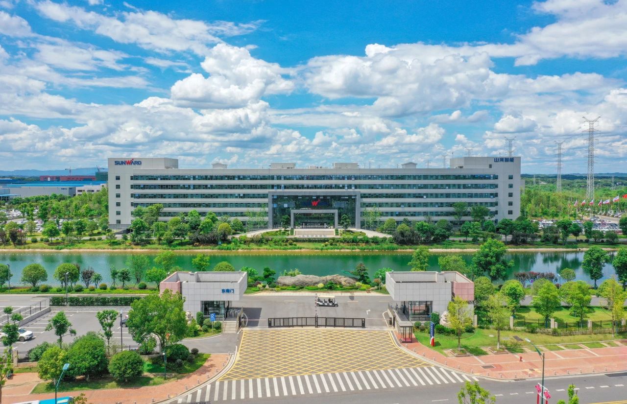植樹節特輯 | 共建綠色生態，山河智能為地球充“植”